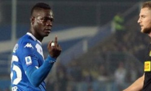Il dito medio di Balotelli article-post