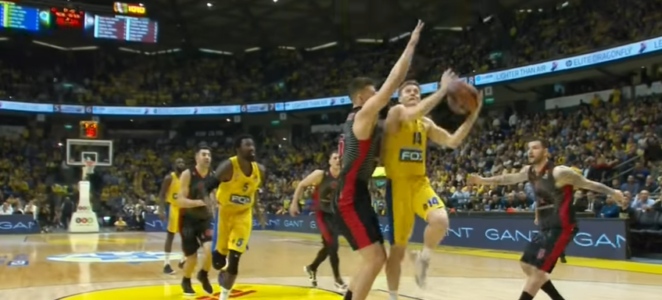 Debolezza al centro preview