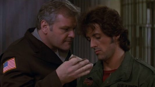 Lo sceriffo di Rambo article-post