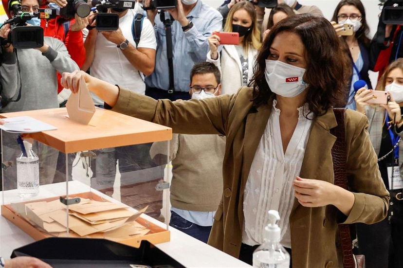 Ayuso e il lockdown di sinistra preview