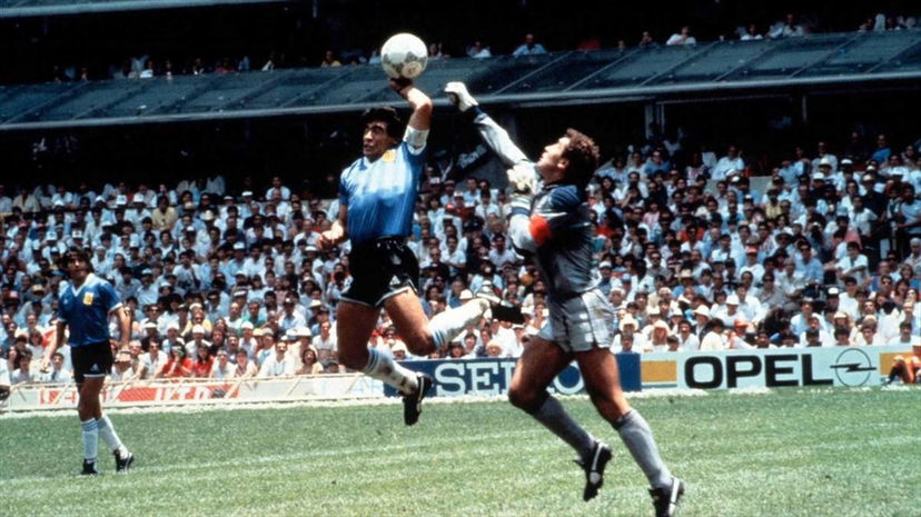 È stata la mano di Dio, di sera preview