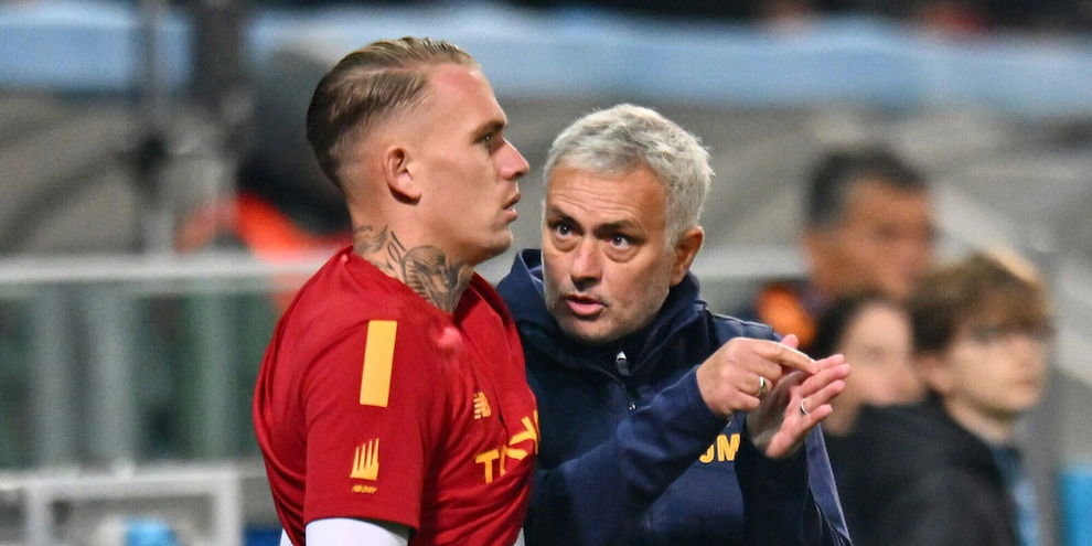 Mourinho o Karsdorp? article-post