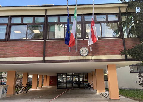 Alle medie si studia troppo preview