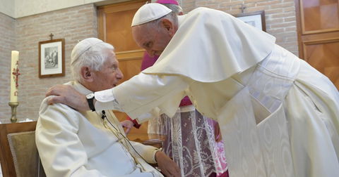 Ratzinger o Bergoglio? preview