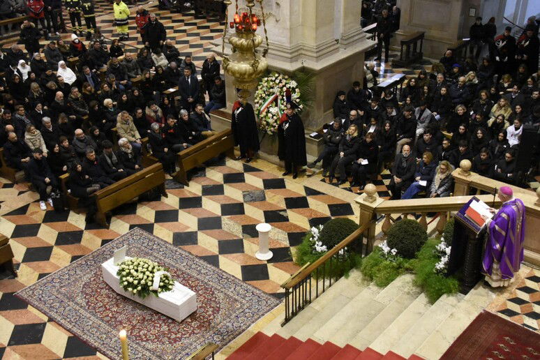 I funerali di Stato per Giulia Cecchettin article-post