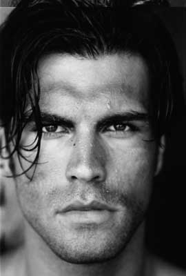 Karim Capuano: l’ex tronista in condizioni gravi dopo un incidente automobilistico article-post