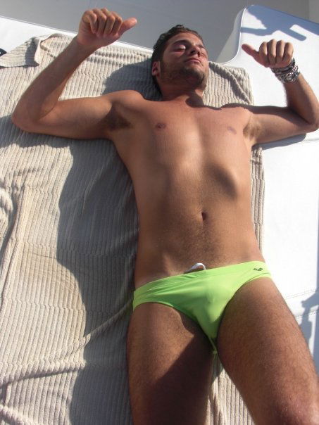 Antonio Passarelli: foto inedite in versione ‘mare’ preview