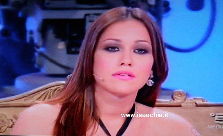 Teresanna Pugliese risponde su Facebook a tutti coloro che hanno criticato la sua scelta preview