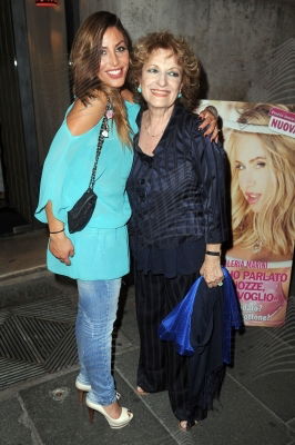 Guendalina Tavassi, Sheila Capodanno, Patrizie a Giada De Blanck e Fioretta Mari al gala per Eva 3000 article-post