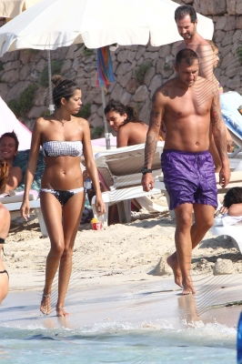 Vanessa Ravizza al mare con Bobo Vieri: foto article-post