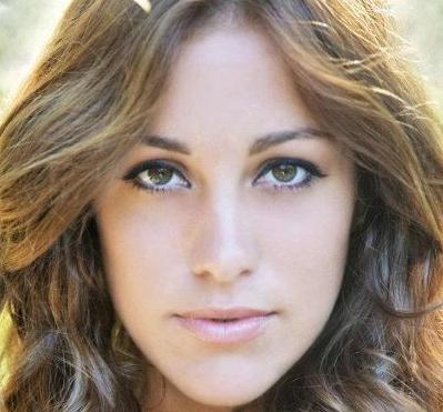 Teresanna Pugliese: nuove foto posate preview