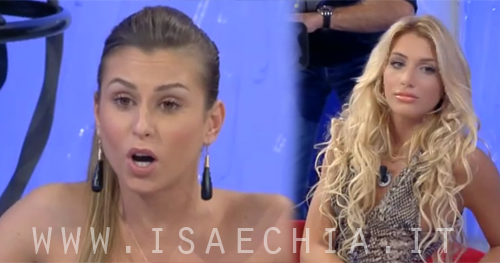 Carlotta De Bono dixit, Elisa De Panicis respondit article-post