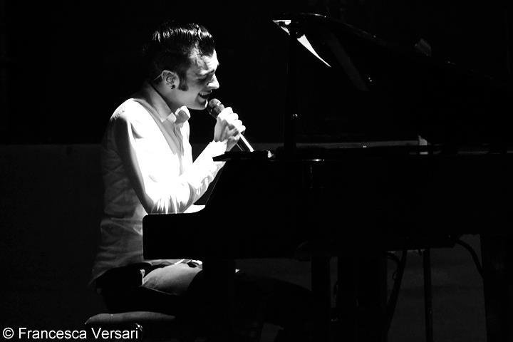 Marco Mengoni in concerto al Pala Dozza di Bologna: resoconto di Truth,foto e video