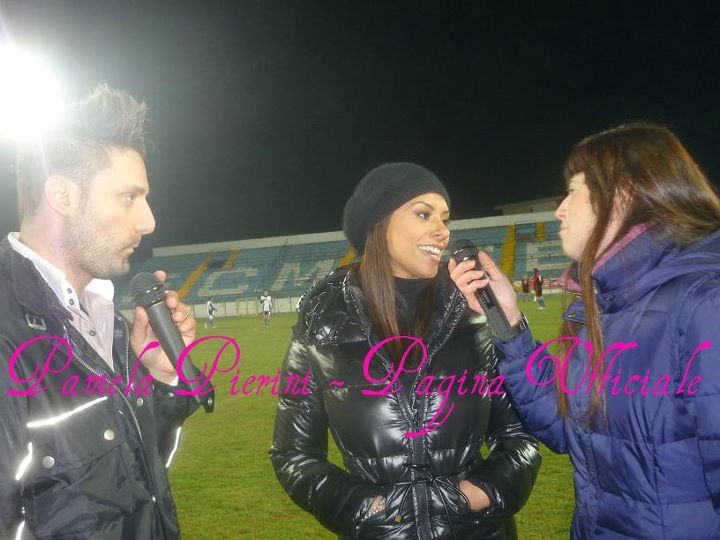 Pamela Pierini e molti altri personaggi noti ad un evento di beneficenza a Matera: foto article-post