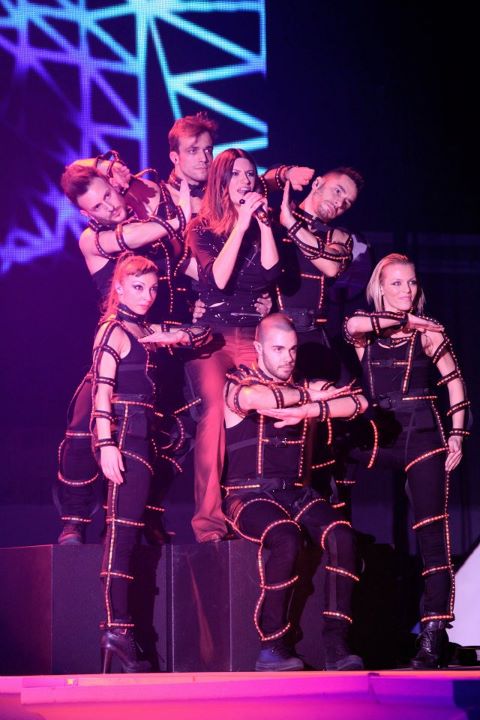 Santo Giuliano nel corpo di ballo che accompagna il nuovo tour di Laura Pausini: foto preview