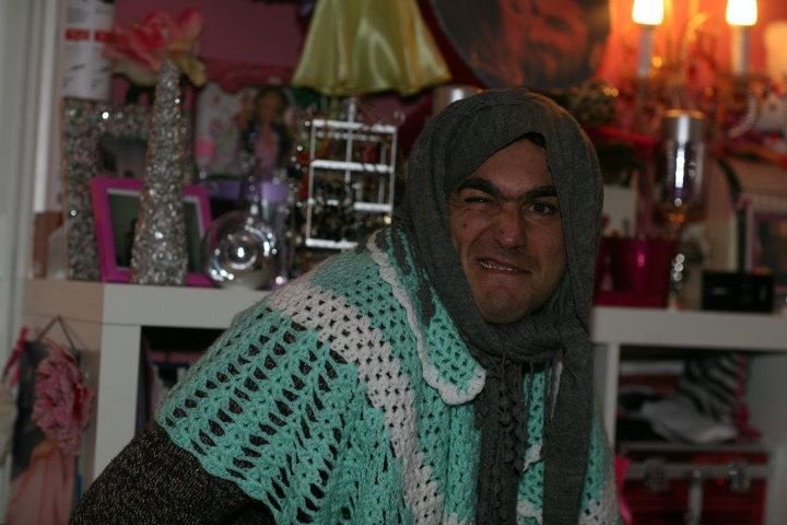 Mario De Felice in versione ‘befana’ sveglia Ramona Amodeo: foto preview