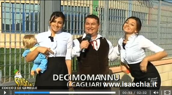 Serena ed Elga Enardu con Cristian Cocco in un servizio di ‘Striscia la notizia’ (video)