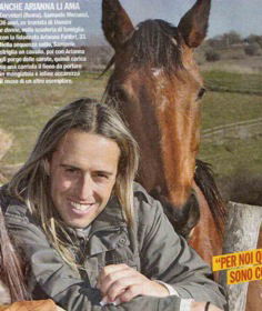 Samuele Mecucci: “Aiutatemi a salvare i cavalli o qui succede un macello…” preview