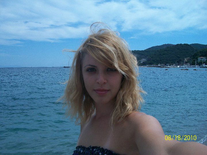 Adriana Ruggeri del Trono under: foto preview