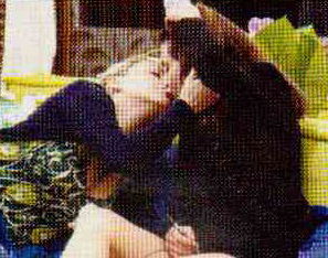 I segreti della Casa del Grande Fratello: Bacio saffico tra Ilenia e Gaia preview