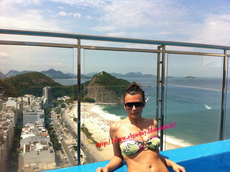 Elga Enardu in vacanza in Brasile: foto