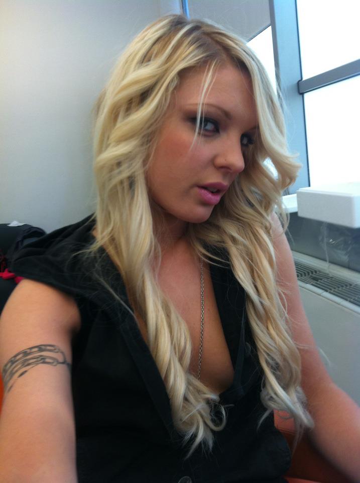 Sara Esposito del Trono under: foto preview