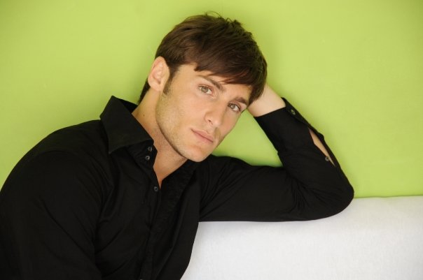 Tommaso Scala cancella il suo profilo su Facebook e la sua fanpage è in silenzio da mesi: profumo di trono per l’ex protagonista di Ragazzi e Ragazze? preview