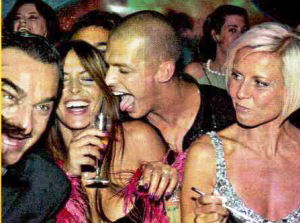 Al party dell’Isola, Aida Yespica ritrova l’ex e Guendalina Tavassi civetta con Jivago Santinni preview