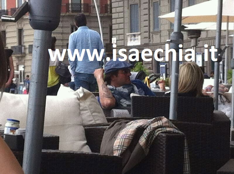 La dama Maria a Napoli, ma non con Bruno: foto preview