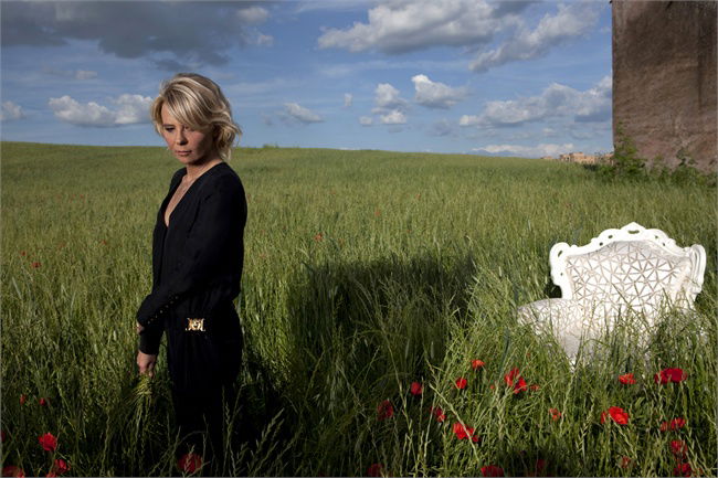 Maria De Filippi posa per Vanity Fair: le foto article-post