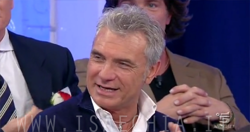 L’opinione di una blogghina su ‘Uomini e Donne’: ‘Come mai Maria de Filippi non tratta Antonio e Giuliano del Trono over come trattò Laura Lella o Andrea Angelini?’ article-post