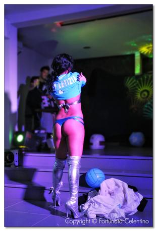 Claudia Letizia si spoglia per la vittoria del Napoli in Coppa Italia: foto article-post