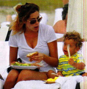 Aida Yespica: Chi non vorrebbe una mamma così? preview