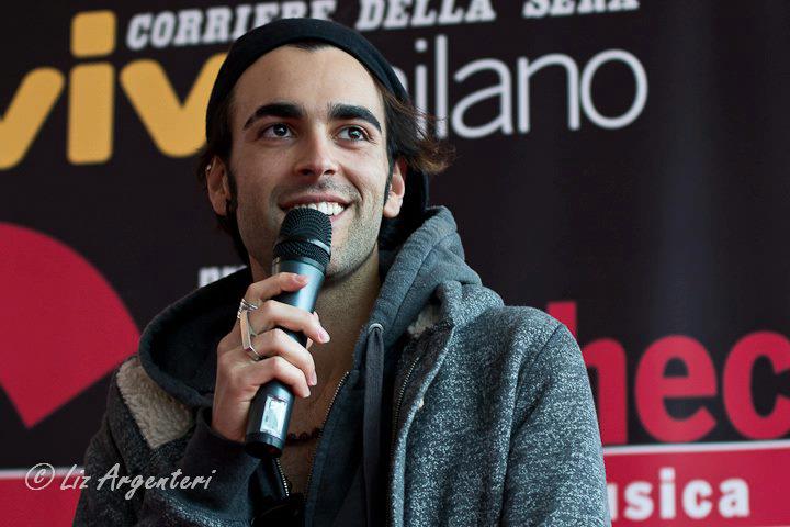 Fattore M: spazio dedicato a Marco Mengoni. La partecipazione all’Emporio Armani Fashion Show. La conferma della partecipazione ai Giochi Olimpici 2012. La videointervista social live su Cubomusica ed il mistero della collaborazione con Fabri Fibra… preview
