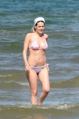 Laura Chiatti al mare col fidanzato: foto preview