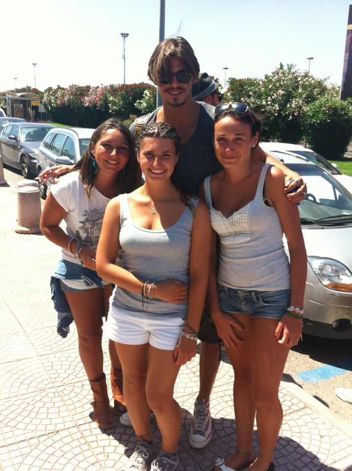 Francesco Monte: foto con le fan preview