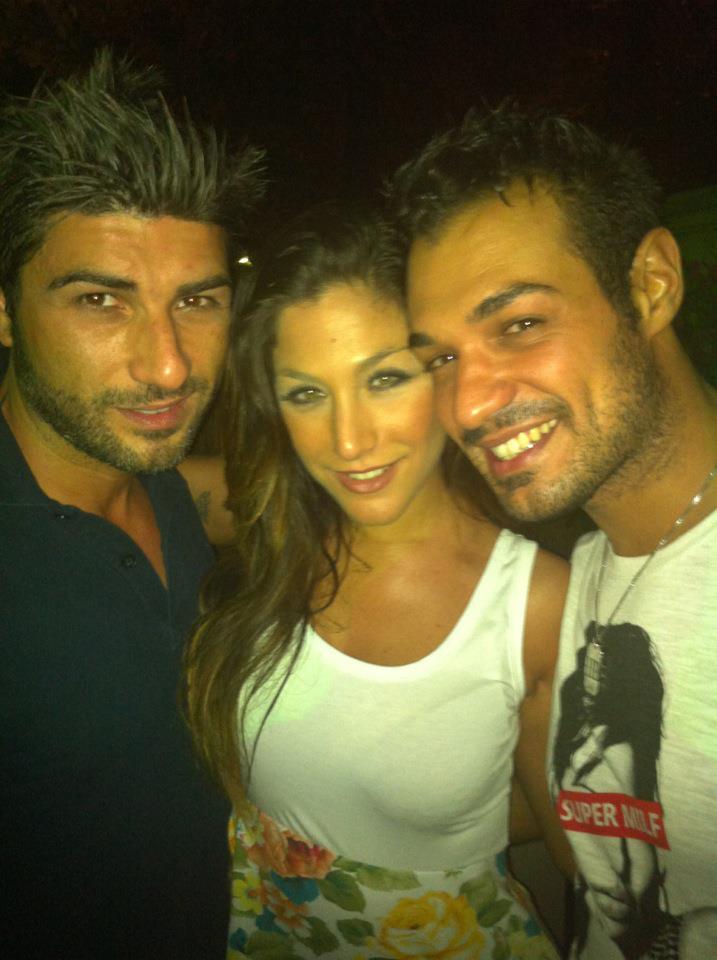 Leonardo Greco e Natalia Angelini con amici in discoteca: foto preview