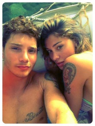 Belen Rodriguez e Stefano De Martino denunciati per rapina a Ponza preview