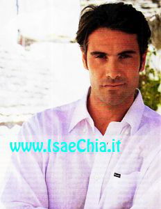 Luca Calvani: “Anche nella vita io sono uno tutto casa e chiesa” preview