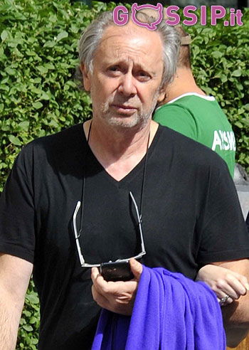 Lele Mora dopo il carcere trascorre le vacanze a Courmayeur: foto article-post