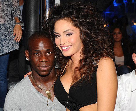 Mario Balotelli e Raffaella Fico tornano insieme: il comunicato di Balotelli article-post