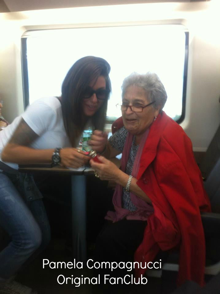 Pamela Compagnucci ed Edda Francavilla del Trono over: foto preview