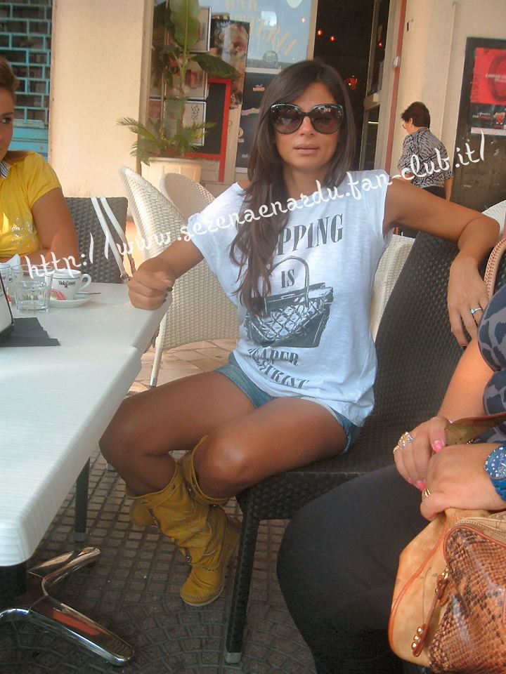 Serena Enardu: foto preview