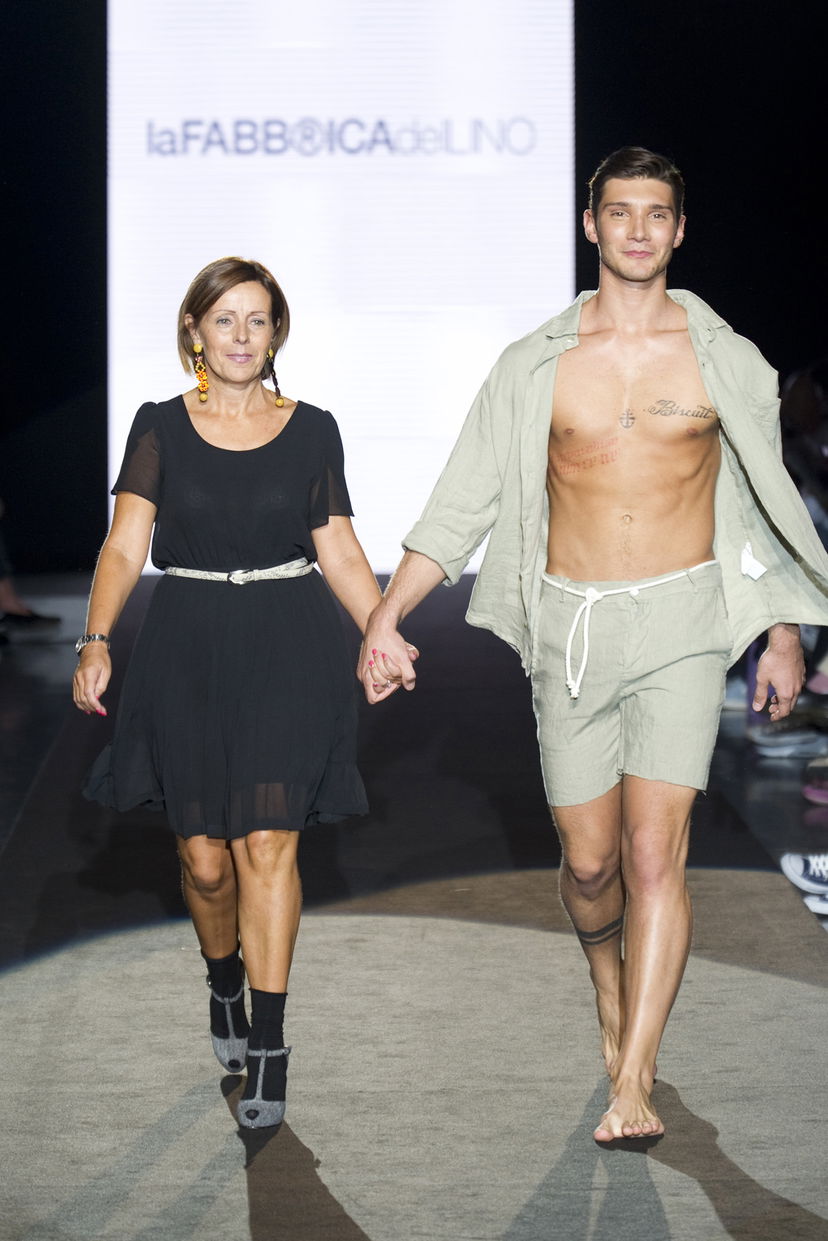 Stefano De Martino per la prima volta in passerella: foto preview