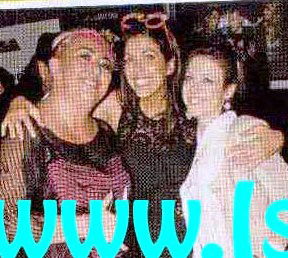 Vanessa Ravizza in festa con gli amici per i suoi 28 anni preview