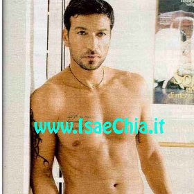 Costantino Vitagliano: “Per guarire dagli attacchi di panico me ne sono andato in Spagna lontano da tutti” preview