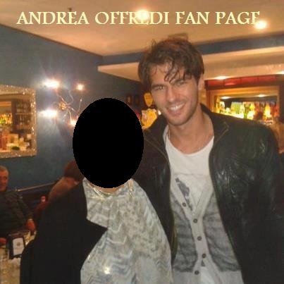 Andrea Offredi con una fan: foto