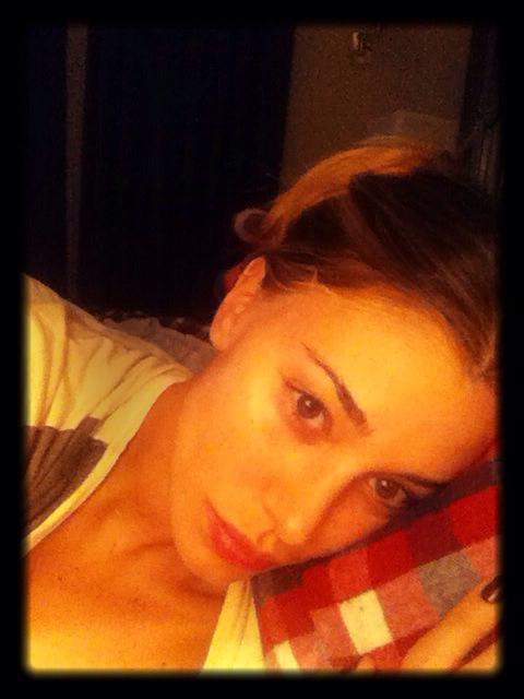 Belen Rodriguez senza trucco su Facebook. E nuova foto con Stefano De Martino article-post