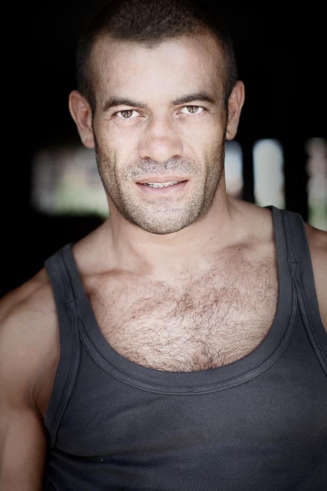 Gianni Sperti: foto. E su Facebook scrive.. preview