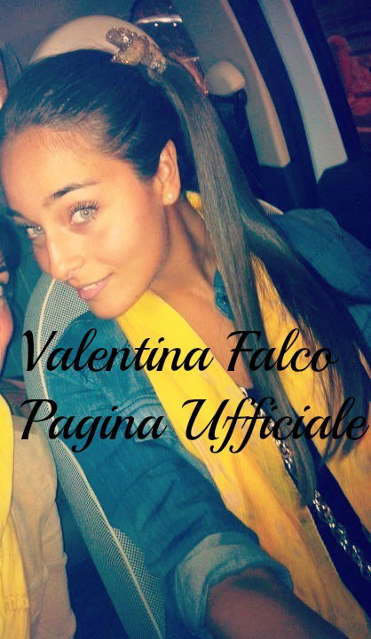 Valentina Falco: foto. Ed i fan la vorrebbero sul trono… preview